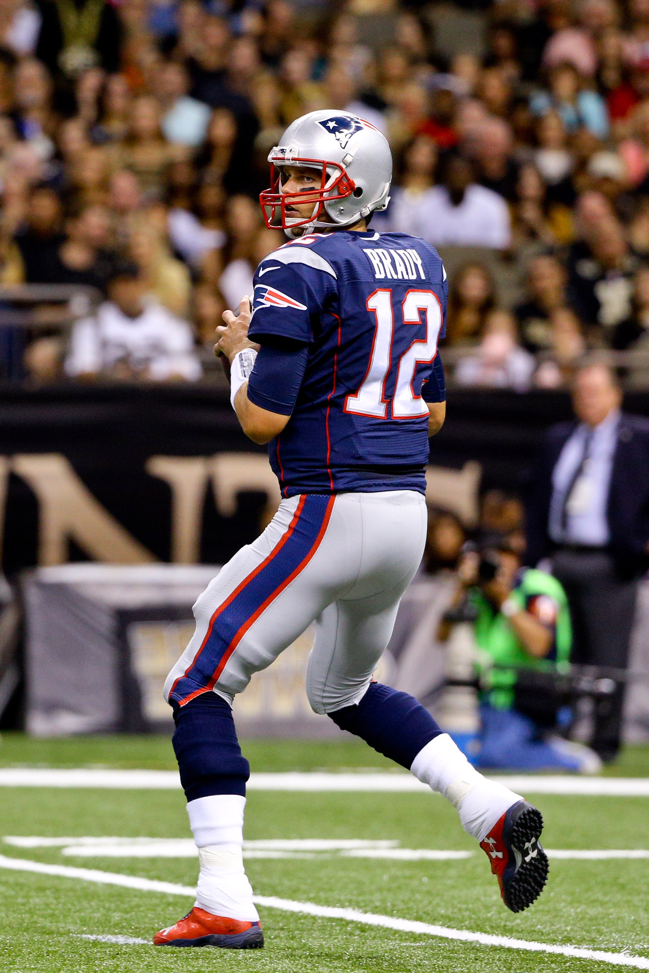 Patriots, Tom Brady Begin Extension Talks