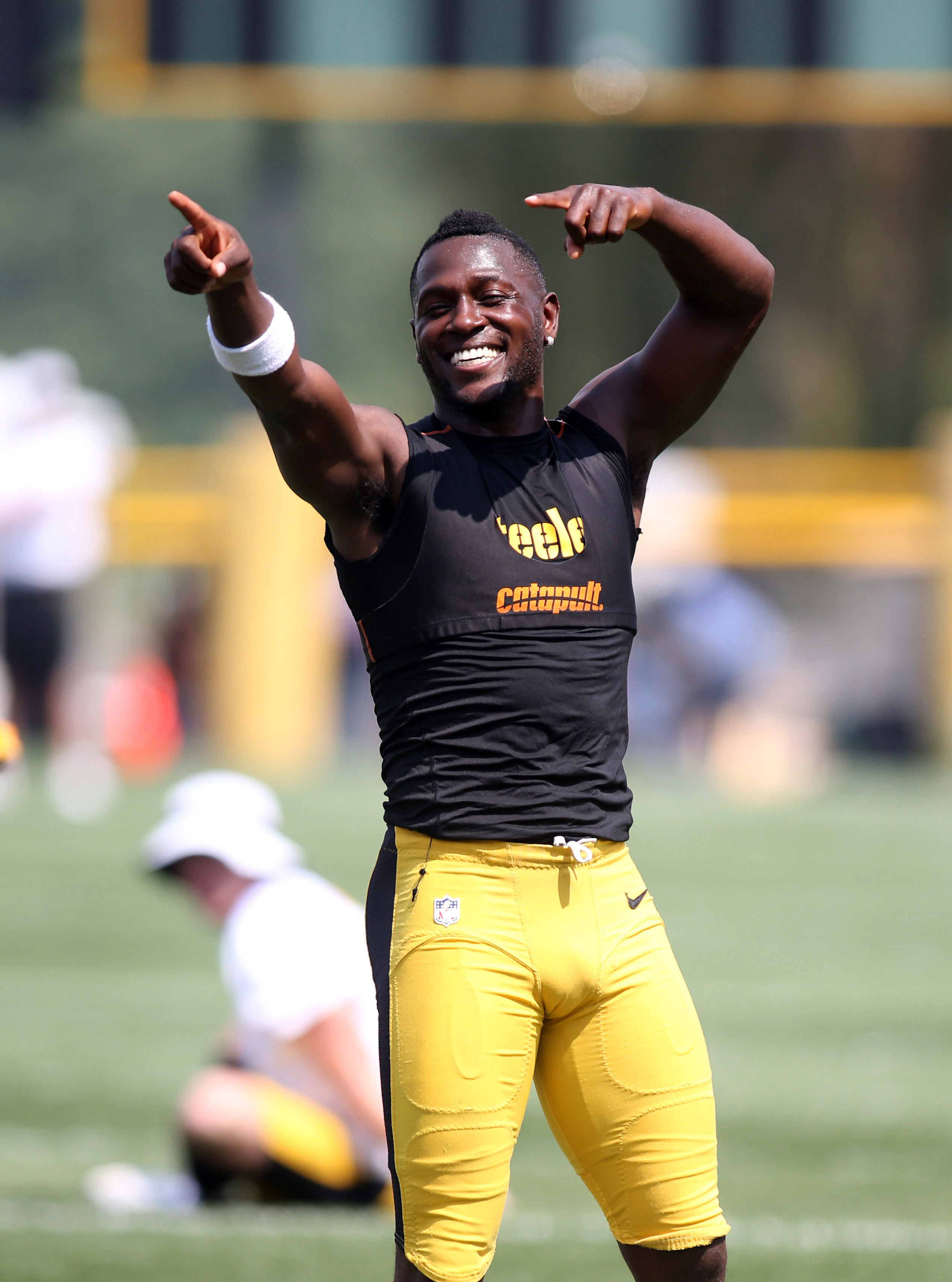 New Deal For Steelers' Antonio Brown Unlikely