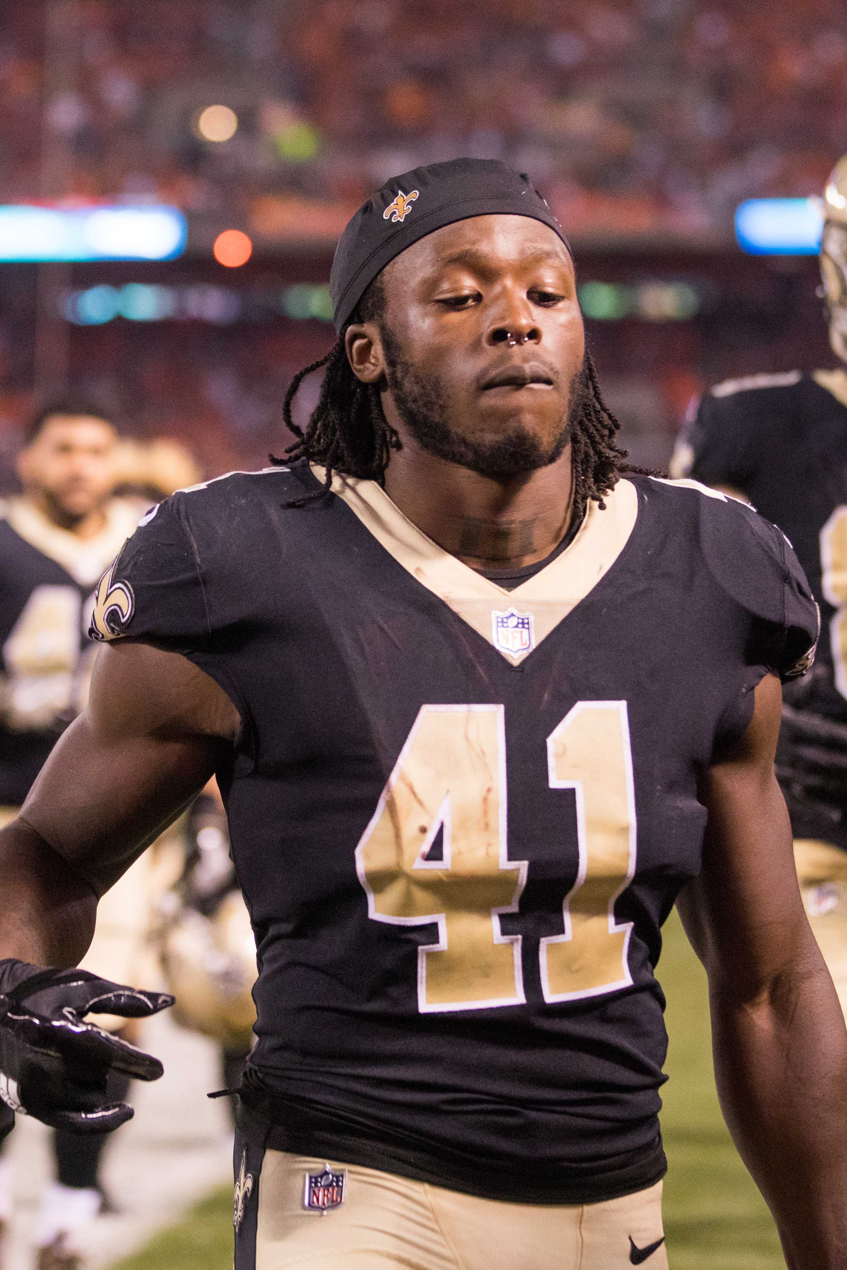 Alvin Kamara explains why he can 'kneel confidently' in protest 