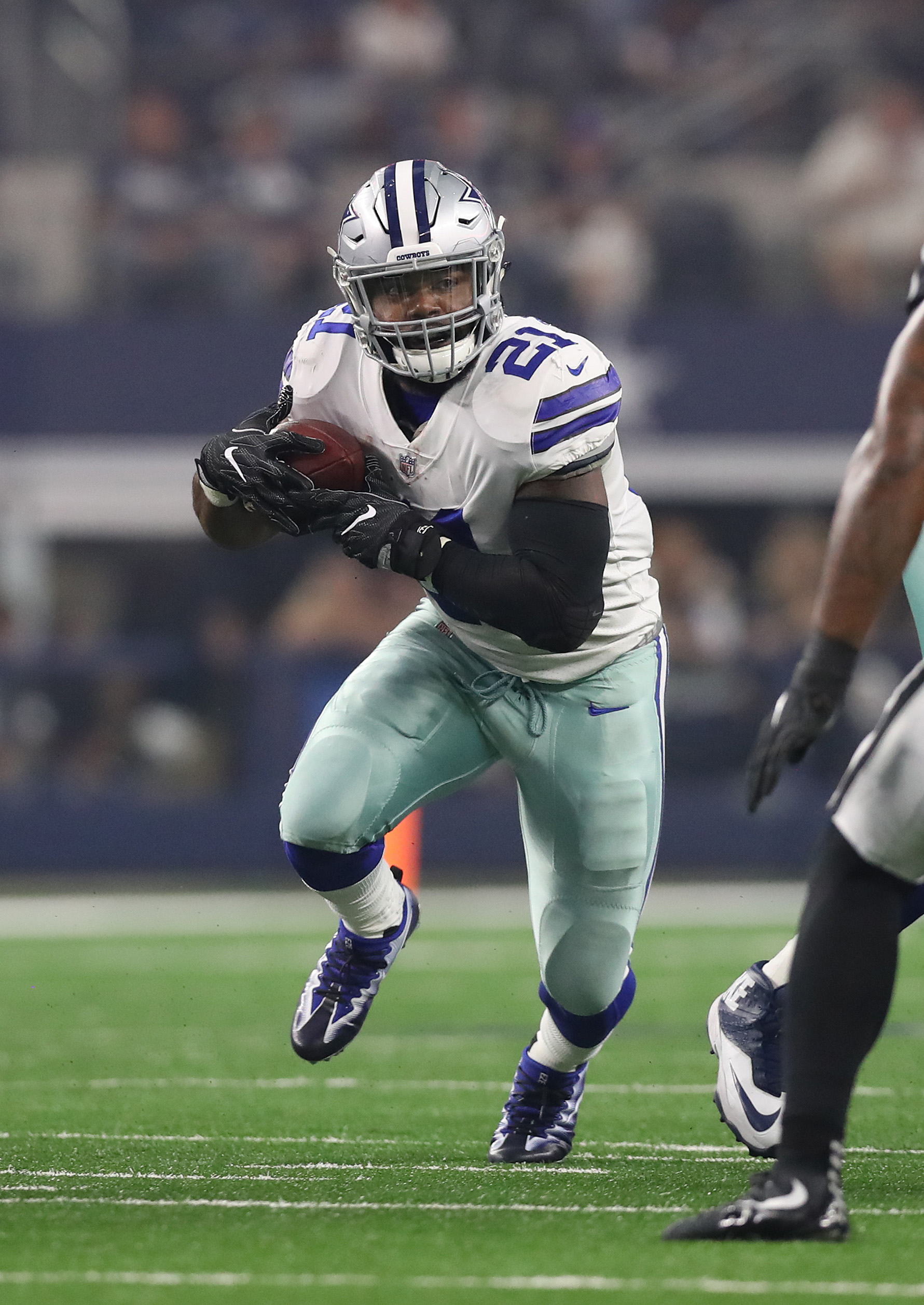 Cowboys RB Ezekiel Elliott�s Suspension On Hold