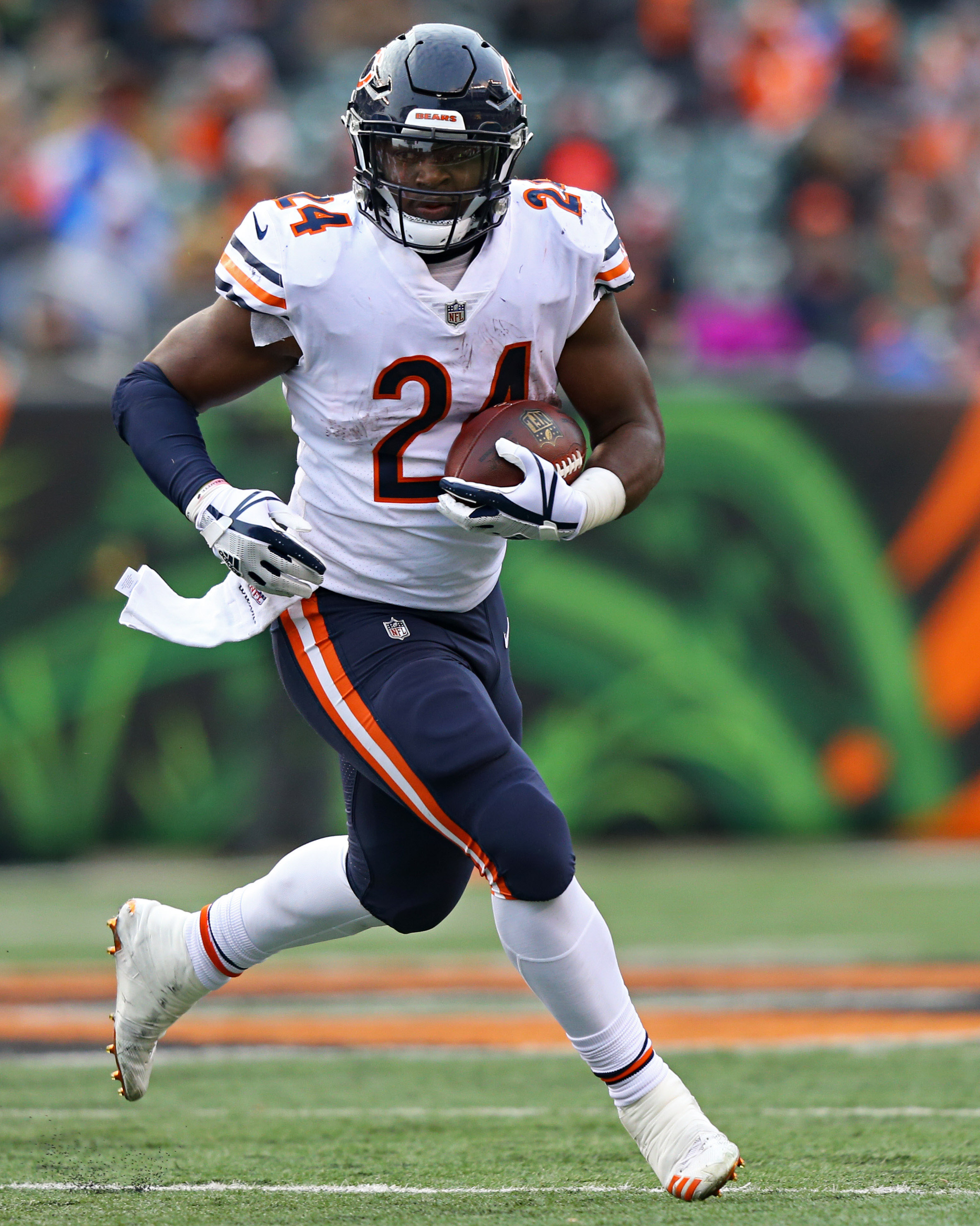 Bears Trade Rb Jordan Howard To Eagles